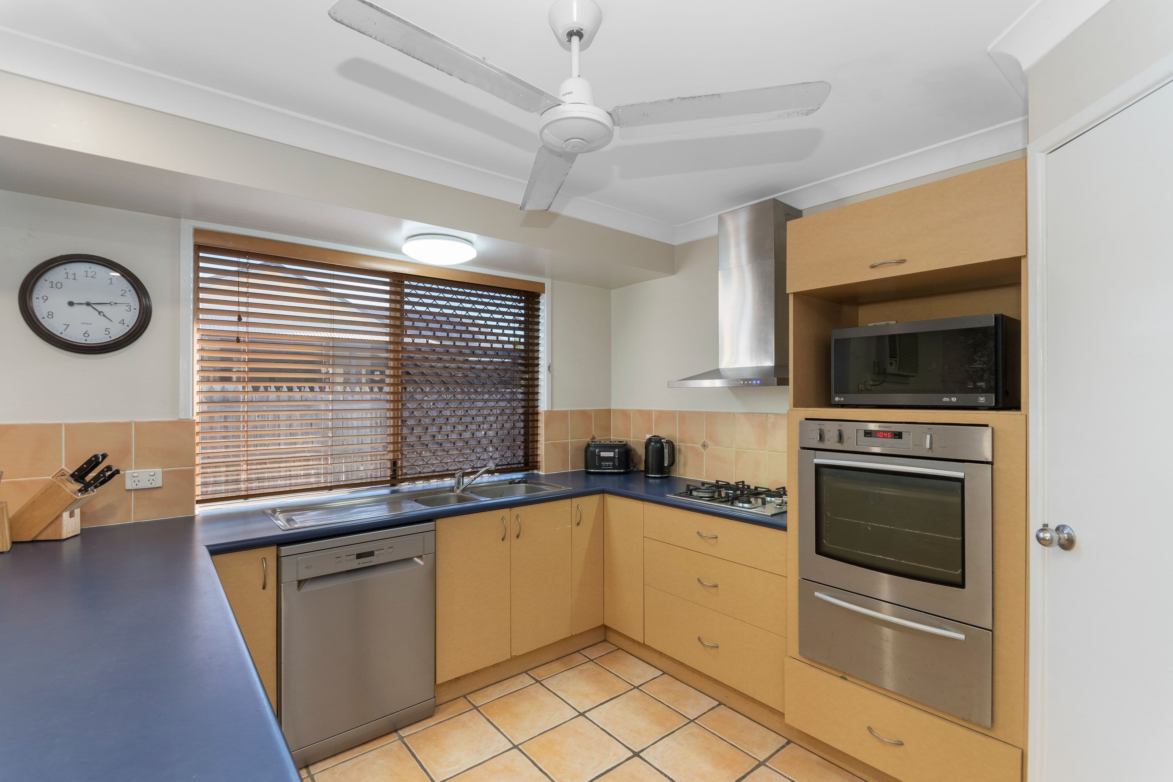 12 Fielding Way, Kirwan QLD 4817, Kirwan - Thumbnail 4