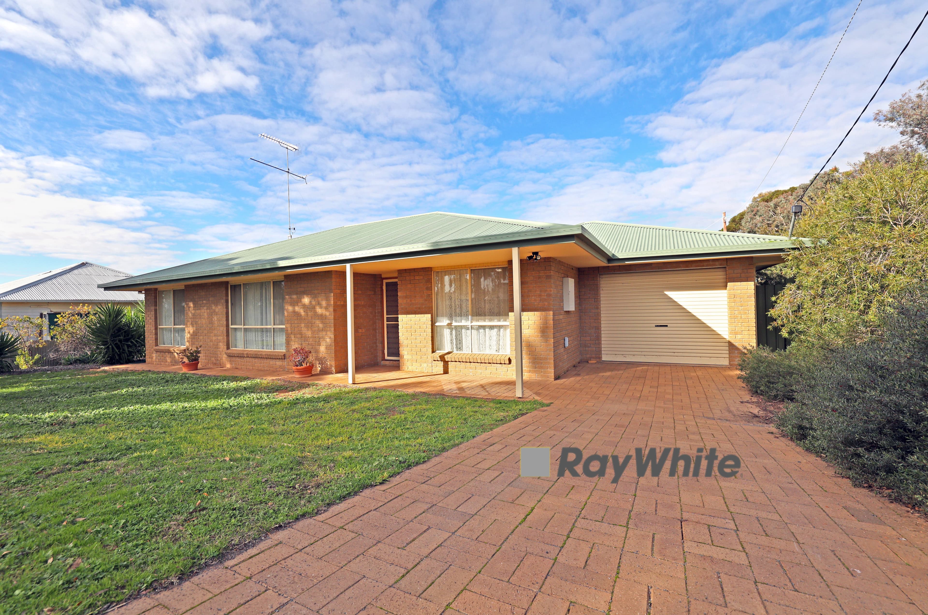 4 Cooper Street, Ouyen VIC 3490, Ouyen - Image 1