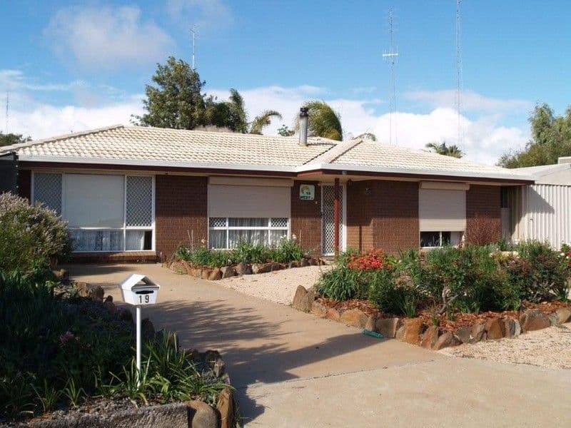 19 West Road, WAIKERIE SA 5330, Waikerie - Image 1