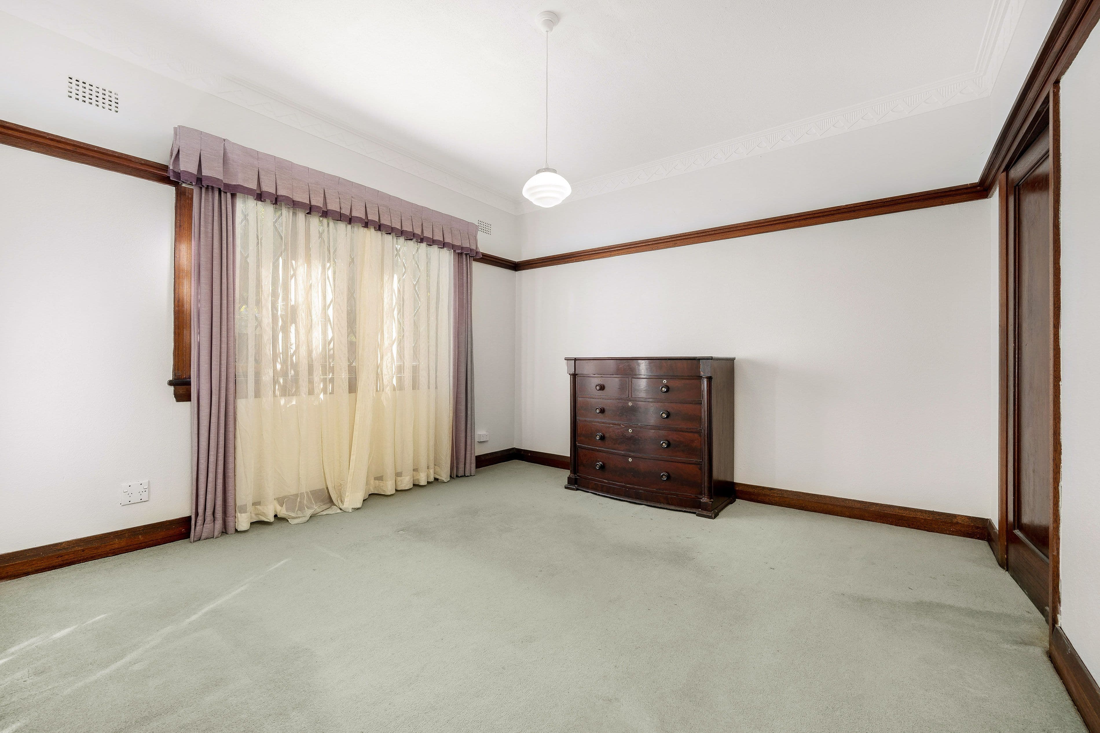 4 Neirbo Avenue, Hurstville NSW 2220, Hurstville - Thumbnail 3