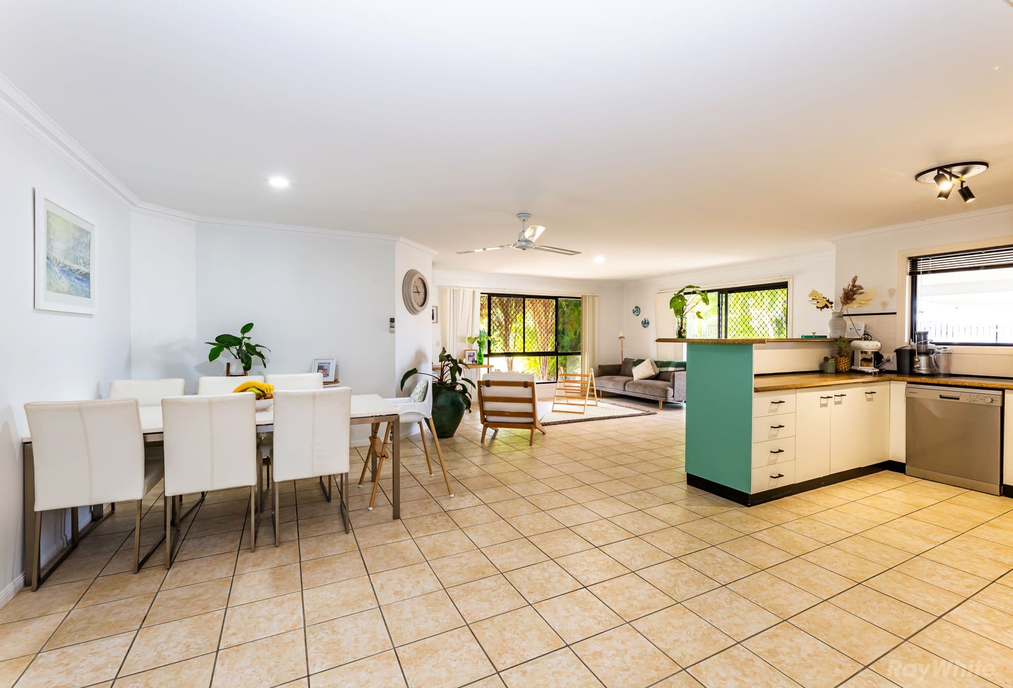 2 Bobby Place, Coral Cove QLD 4670, Coral Cove - Thumbnail 6