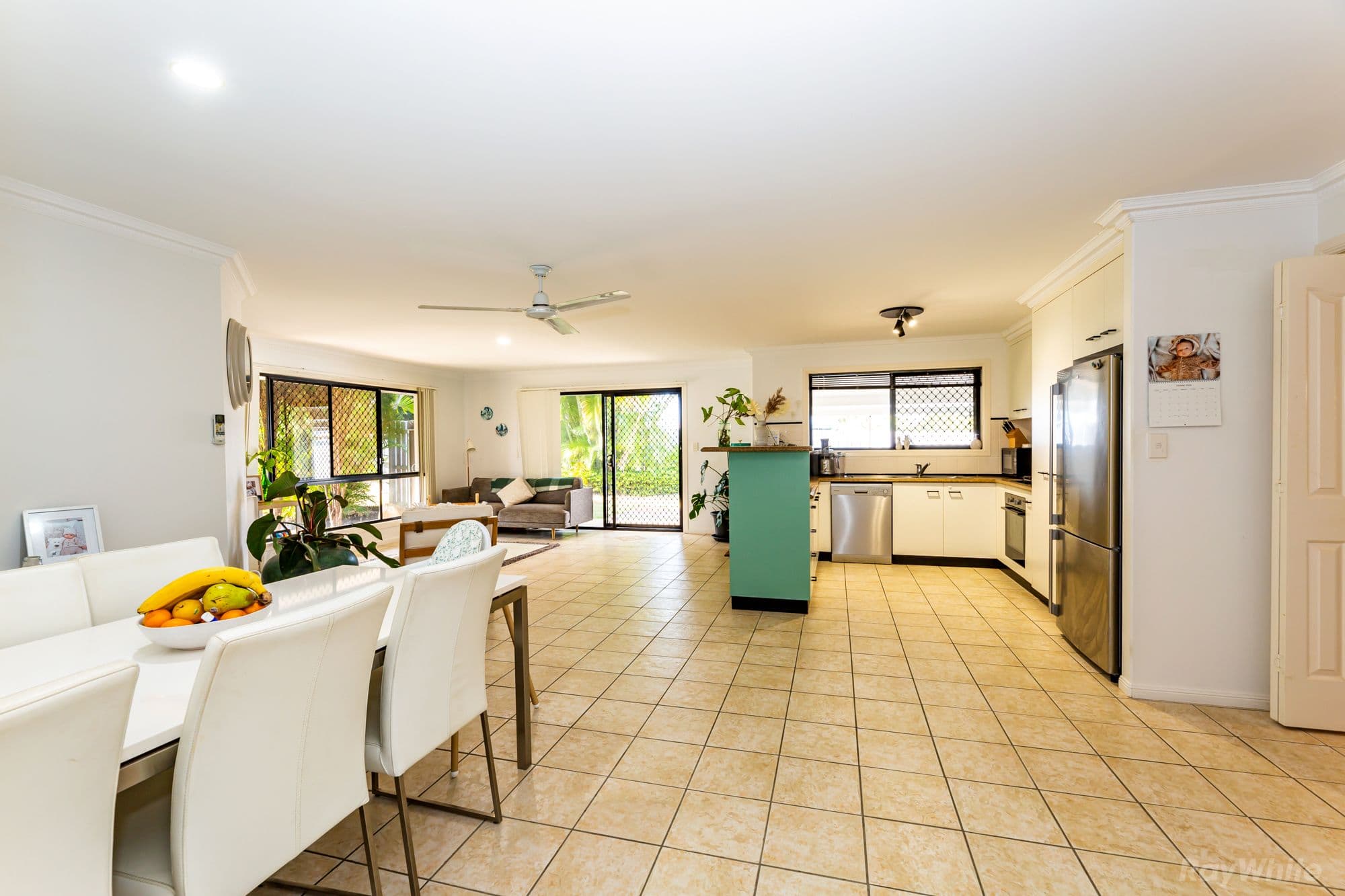 2 Bobby Place, Coral Cove QLD 4670, Coral Cove - Thumbnail 7