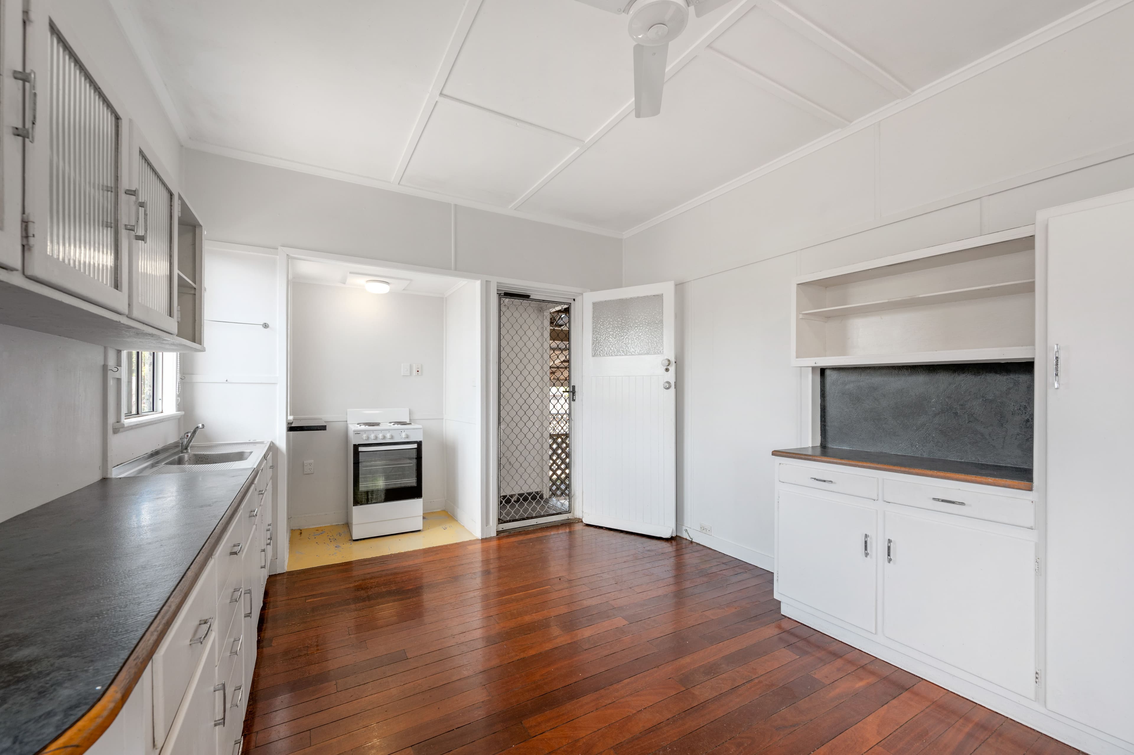 52 Sutton Street, Barney Point QLD 4680, Barney Point - Thumbnail 4