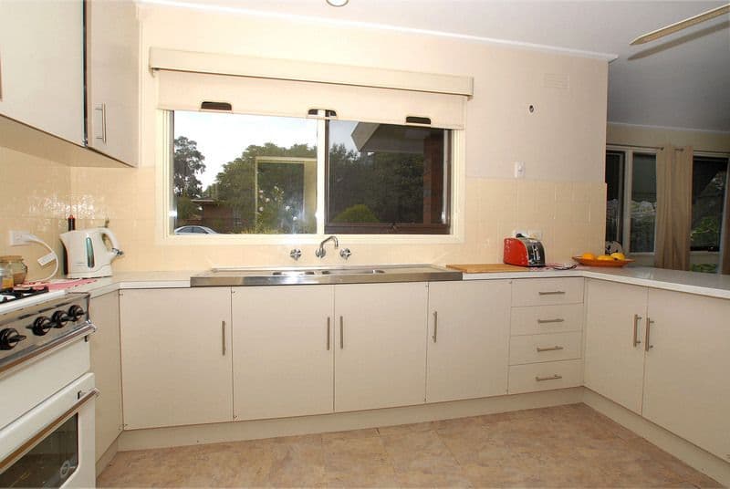 13 Coonara Avenue, MOUNT ELIZA VIC 3930, Mount Eliza - Thumbnail 2