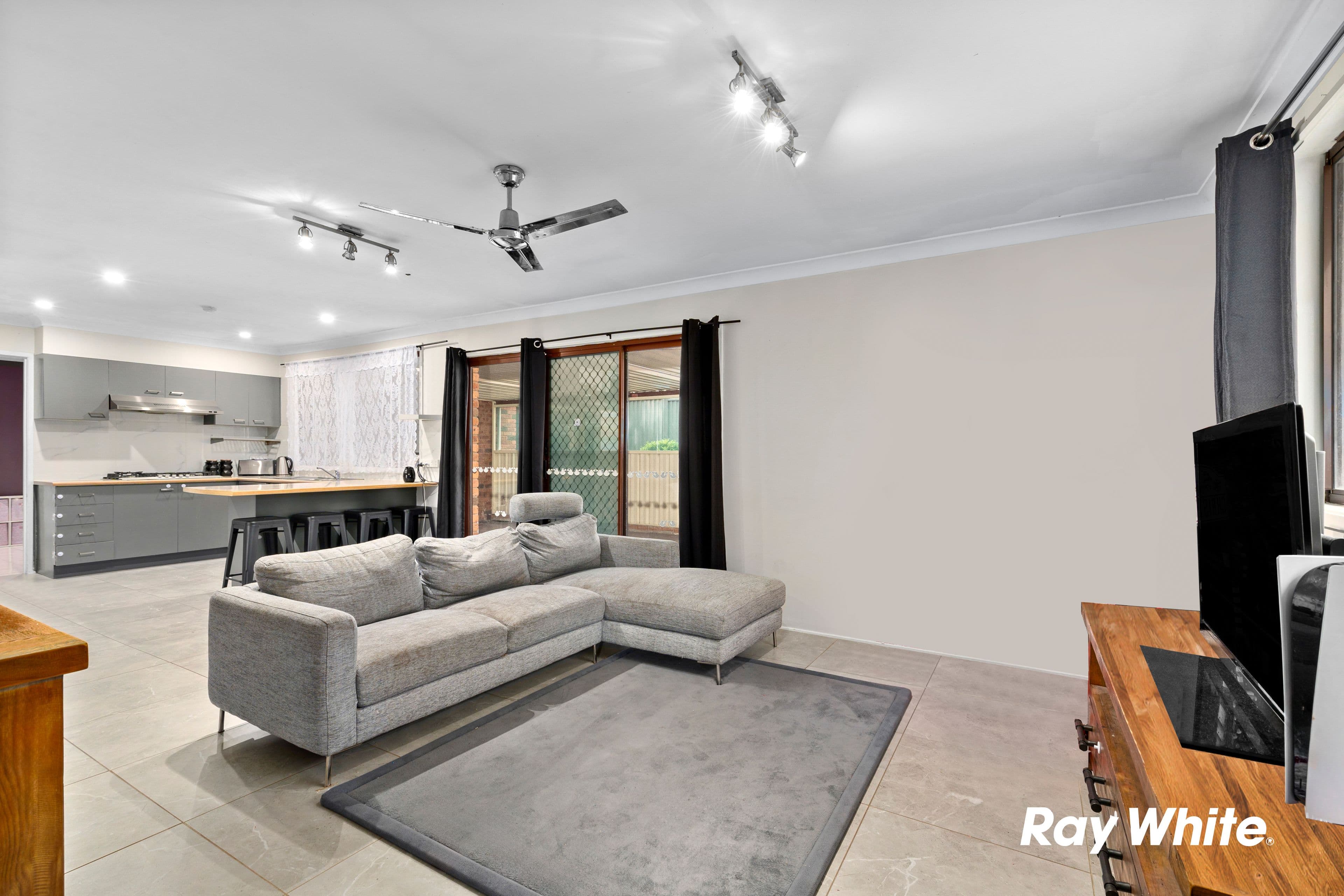 4 Lucan Place, Minchinbury NSW 2770, Minchinbury - Thumbnail 2