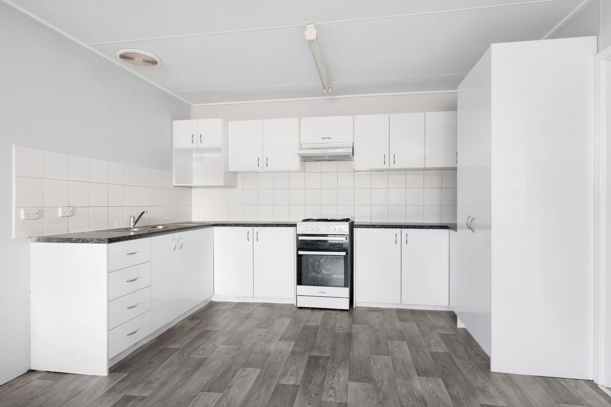 210 Dugan Street, Kalgoorlie WA 6430, Kalgoorlie - Thumbnail 2
