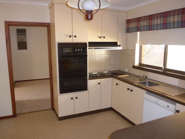 12 Westbrook Avenue, LOXTON SA 5333, Loxton - Thumbnail 3