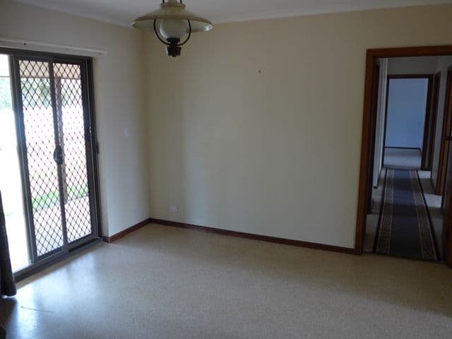 12 Westbrook Avenue, LOXTON SA 5333, Loxton - Thumbnail 6