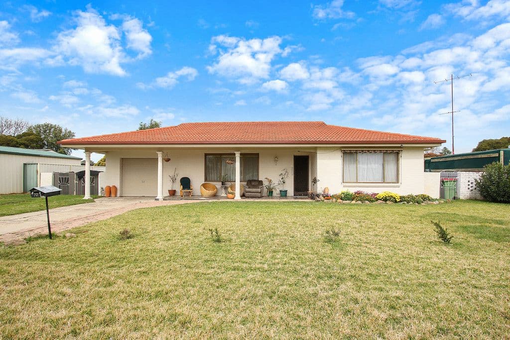 72 James Cook Avenue, Howlong NSW 2643, Howlong - Image 1