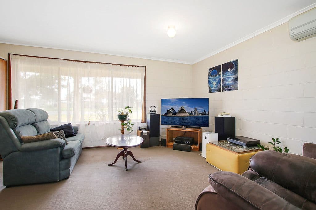 72 James Cook Avenue, Howlong NSW 2643, Howlong - Thumbnail 4