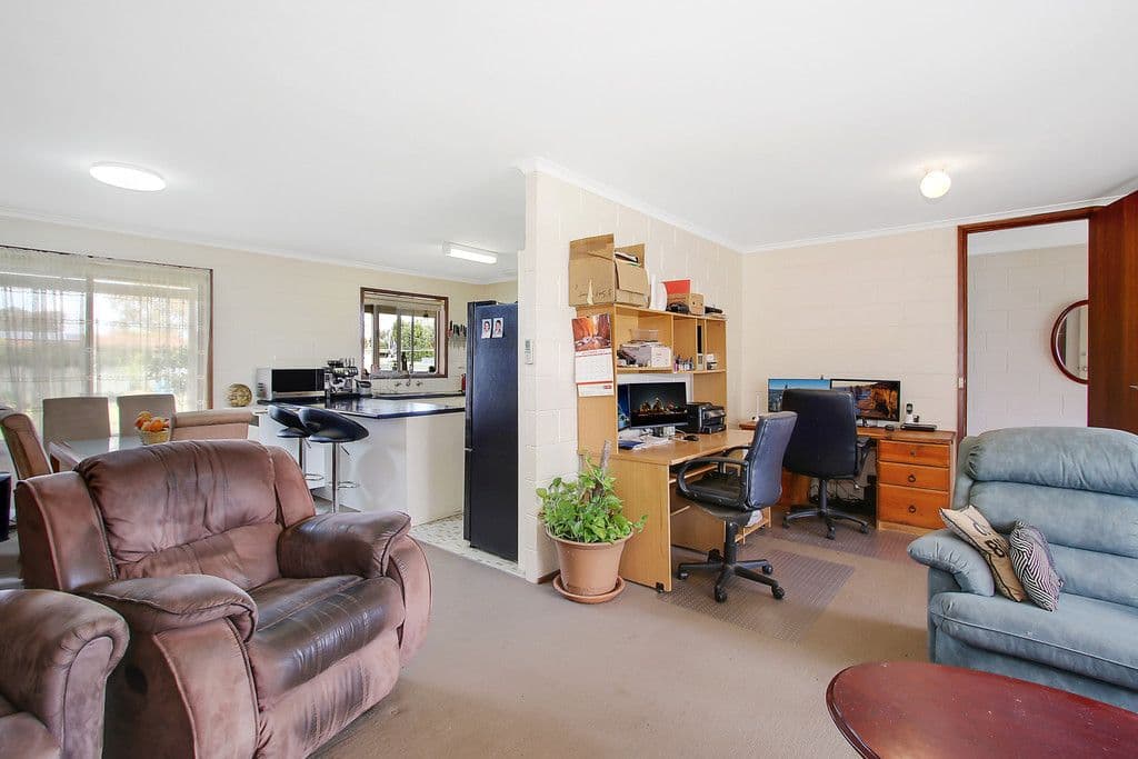 72 James Cook Avenue, Howlong NSW 2643, Howlong - Thumbnail 7