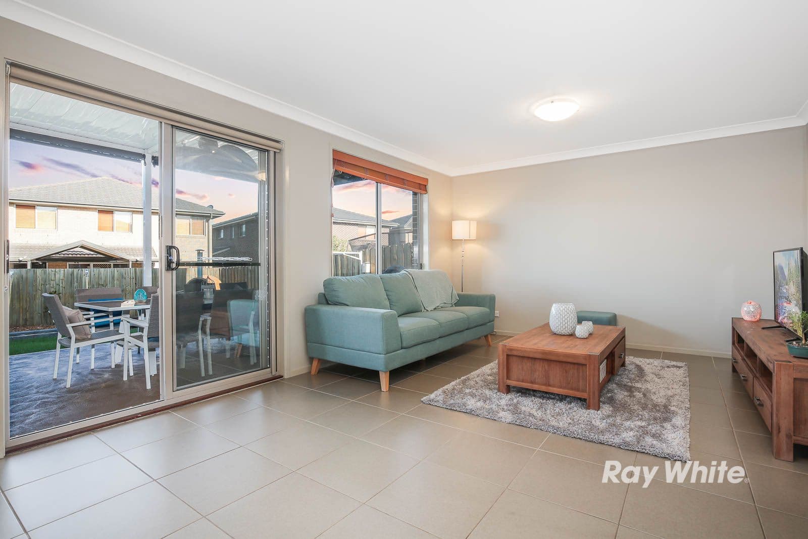 4 Adelong Parade, The Ponds - Thumbnail 5