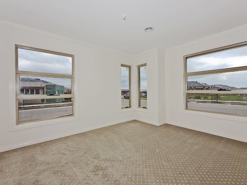 35 Moor Park Drive, CRAIGIEBURN VIC 3064, Craigieburn - Thumbnail 4