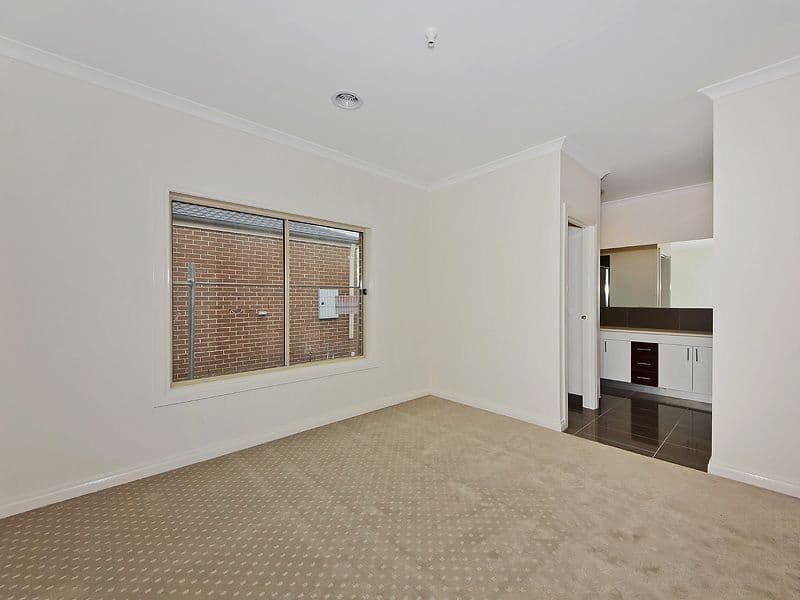 35 Moor Park Drive, CRAIGIEBURN VIC 3064, Craigieburn - Thumbnail 6