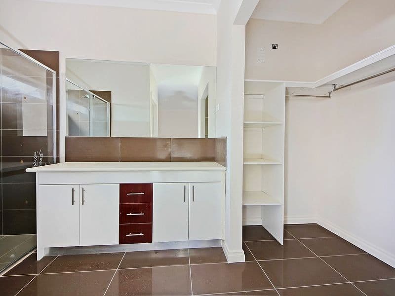 35 Moor Park Drive, CRAIGIEBURN VIC 3064, Craigieburn - Thumbnail 7