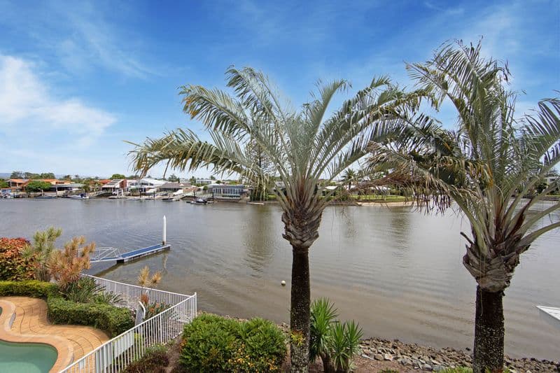 11 Taylor Street, Biggera Waters - Image 1