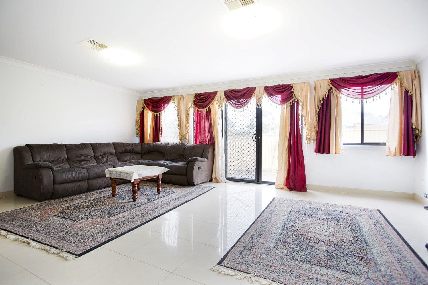 71 Ridgetop Drive, Glenmore Park - Thumbnail 2