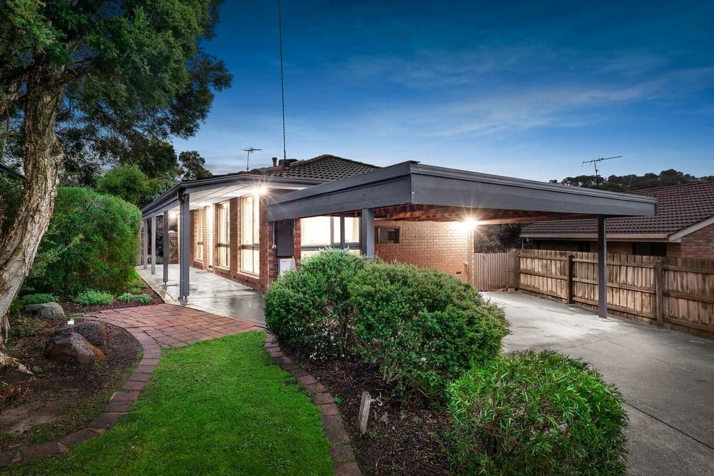 2 Chusan Court, Diamond Creek VIC 3089, Diamond Creek - Thumbnail 2