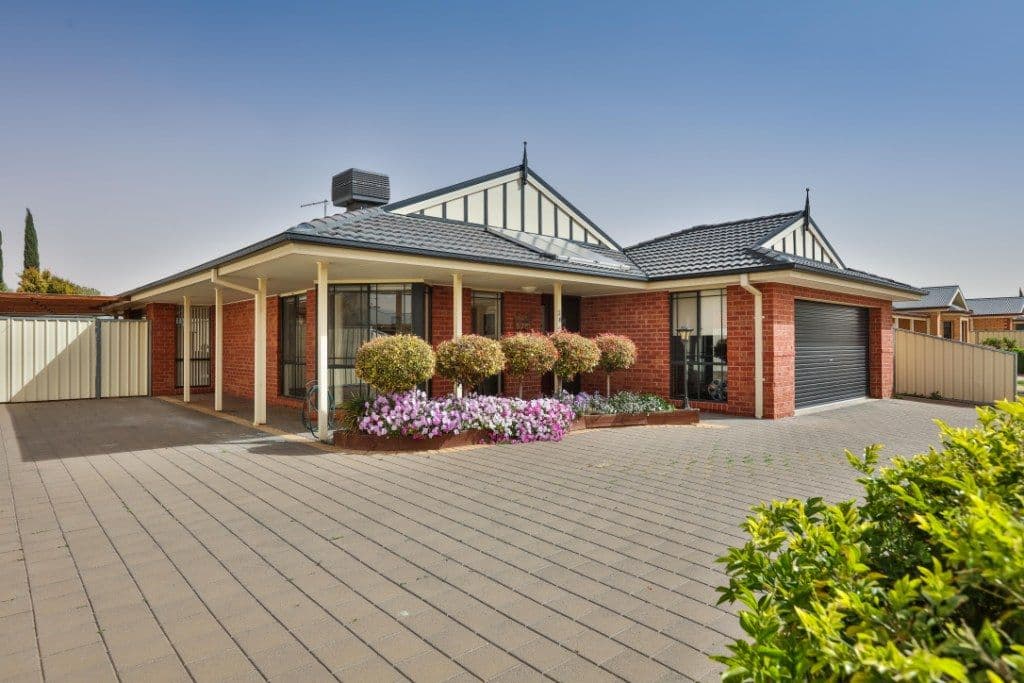 26 Canterbury Drive, Mildura VIC 3500, Mildura - Thumbnail 2