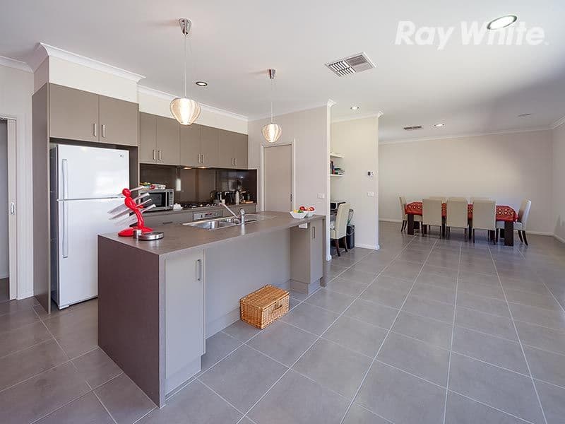21 Maygar Avenue, WODONGA VIC 3690, Wodonga - Thumbnail 2