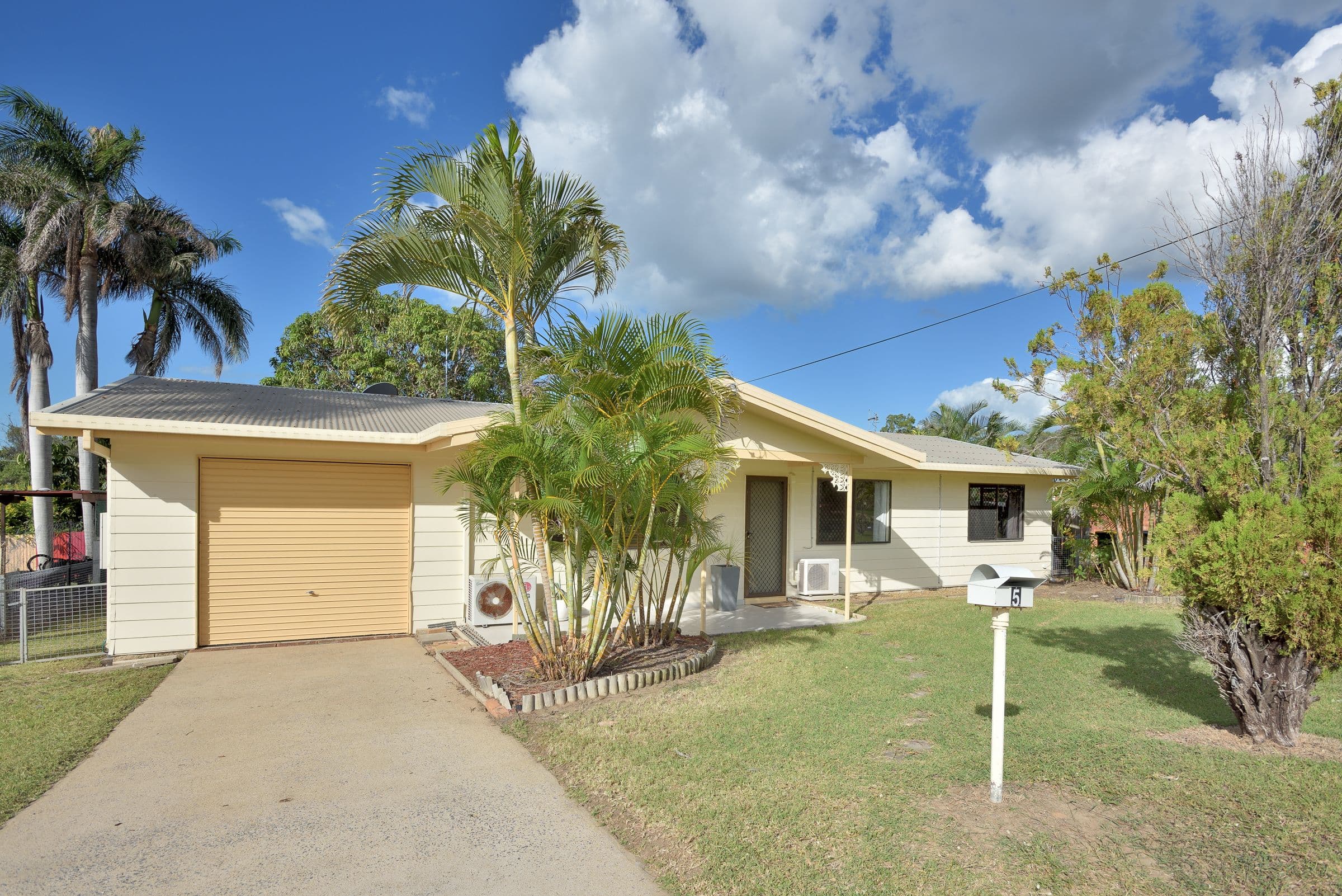 5 Wodonga Street, Clinton QLD 4680, Clinton - Thumbnail 2