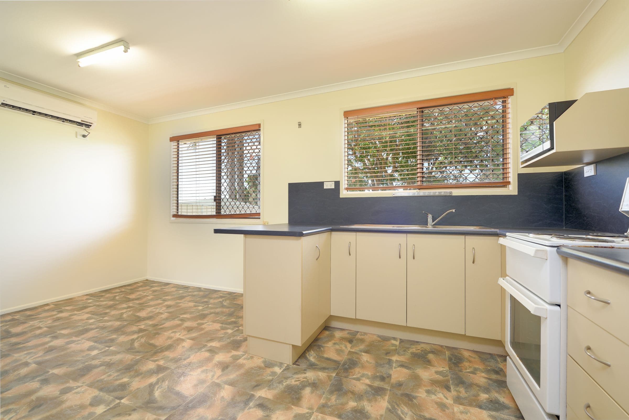 5 Wodonga Street, Clinton QLD 4680, Clinton - Thumbnail 4