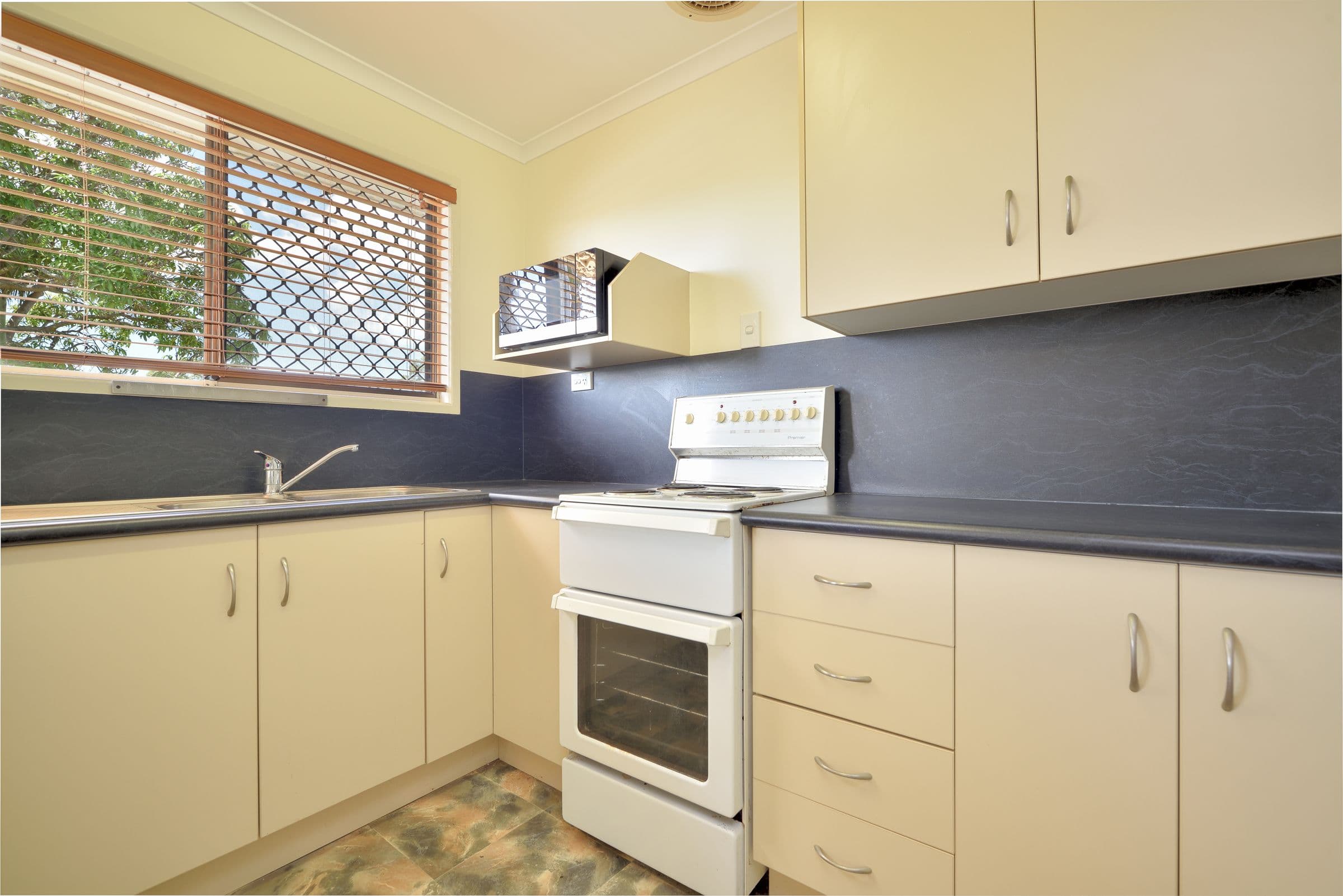 5 Wodonga Street, Clinton QLD 4680, Clinton - Thumbnail 6