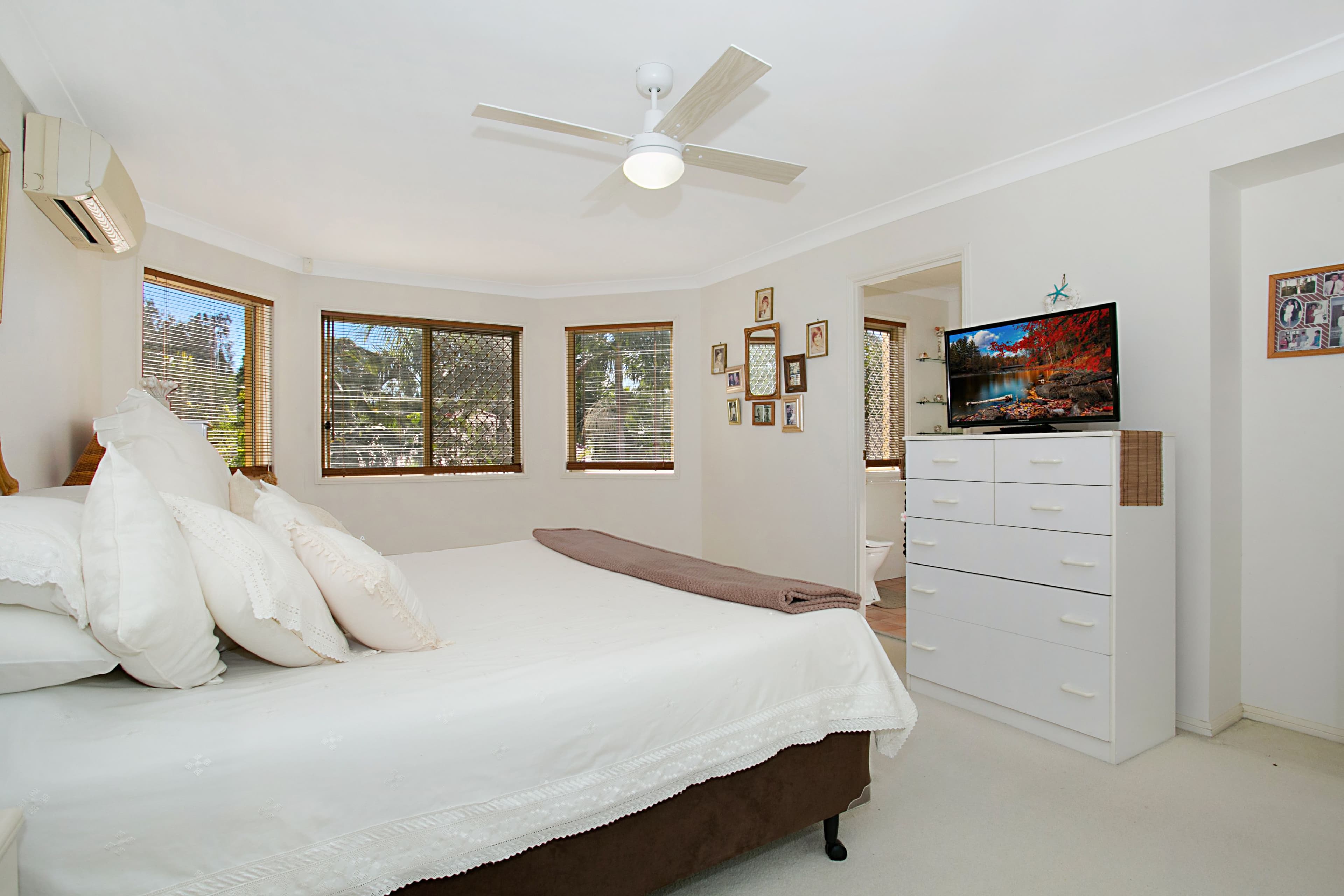 19 Lanai Drive, Burleigh Waters QLD 4220, Burleigh Waters - Thumbnail 3