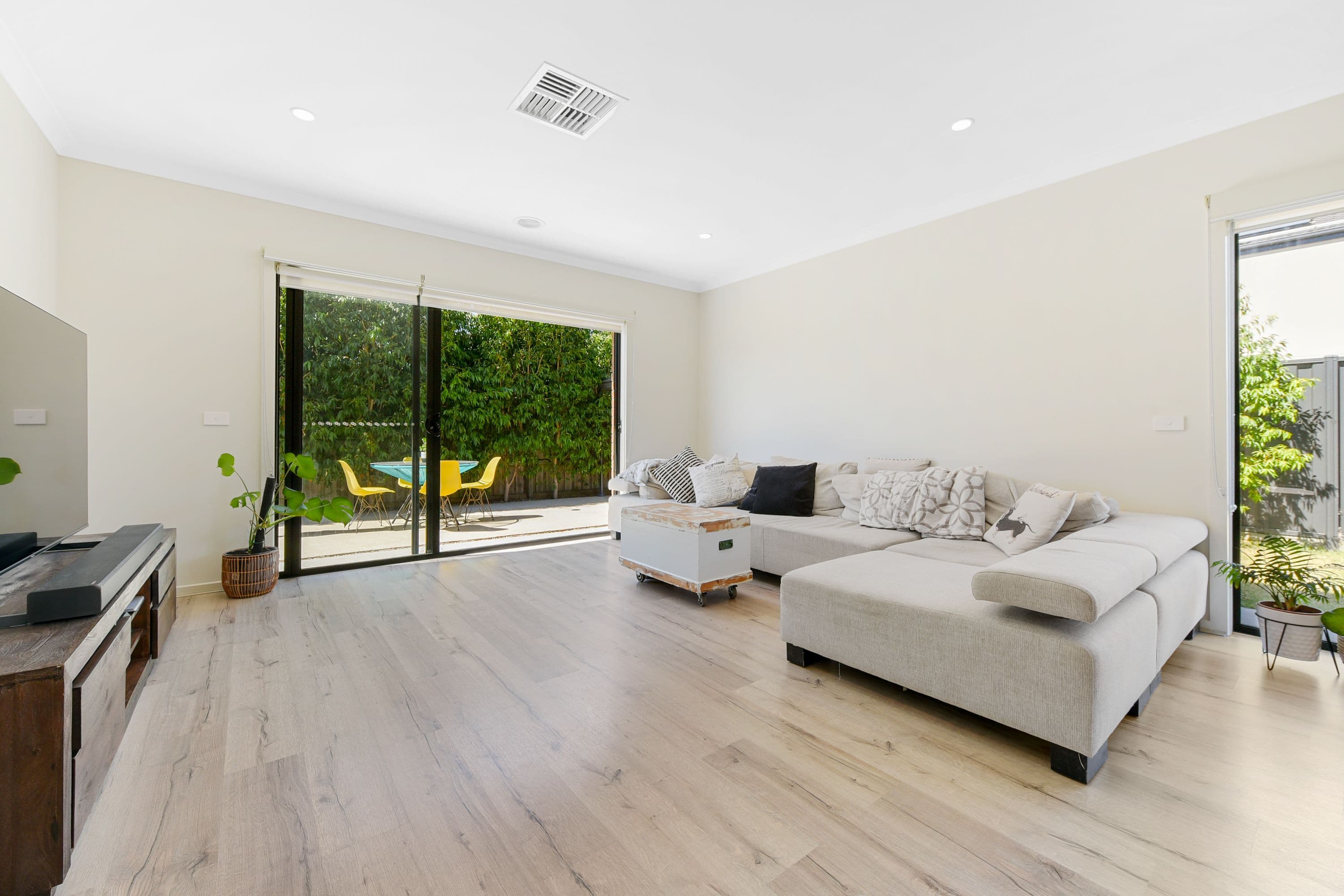 16 Selma Close, Lynbrook VIC 3975, Lynbrook - Thumbnail 2