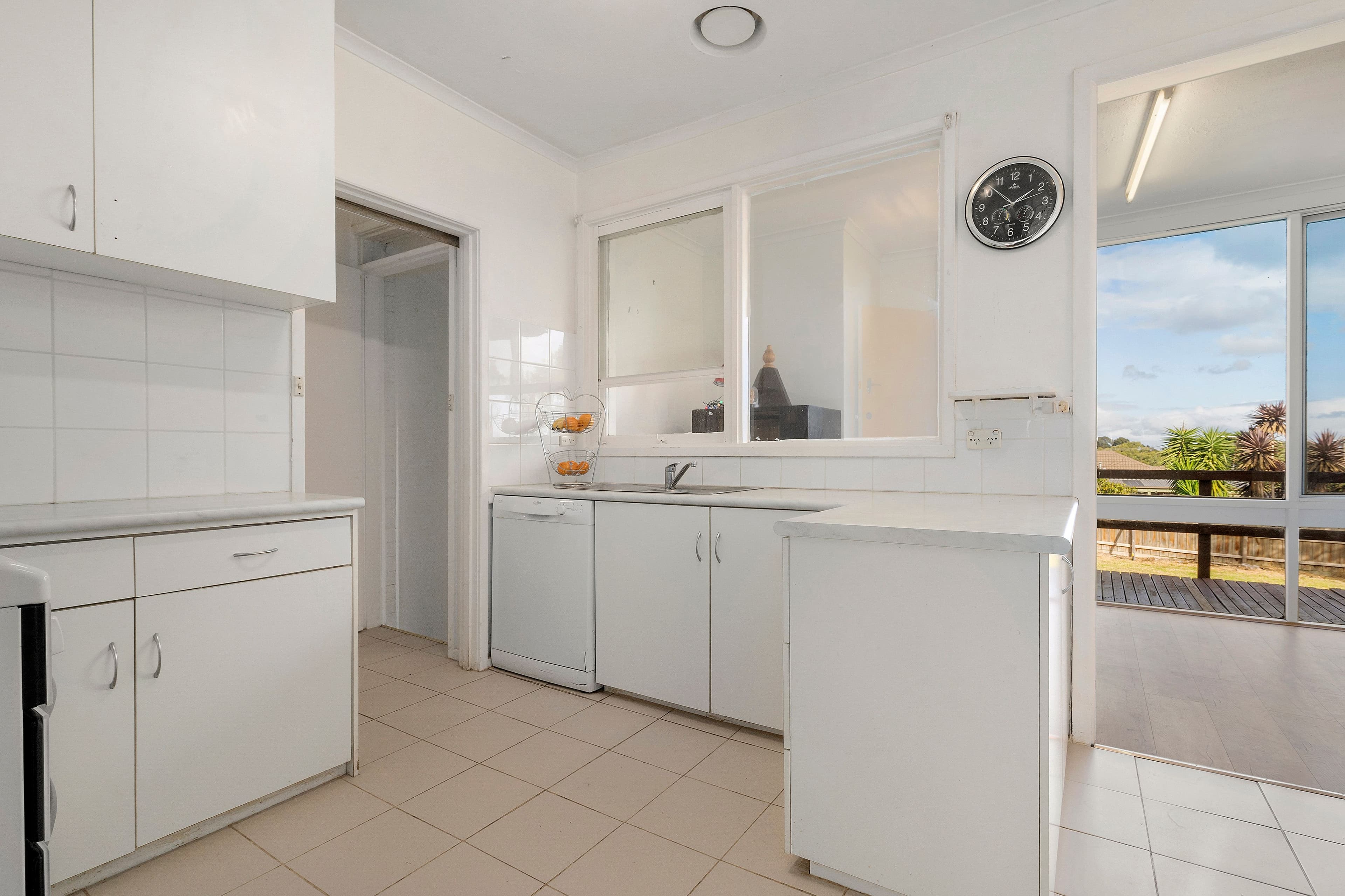 24 Simpson Drive, Mount Waverley VIC 3149, Mount Waverley - Thumbnail 3