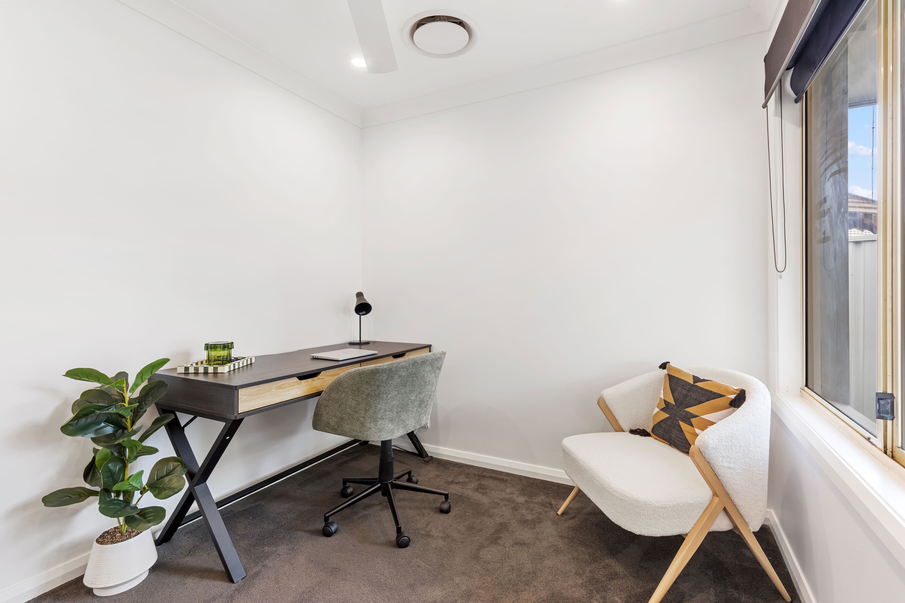 26 Woodi Close, GLENMORE PARK, Glenmore Park - Thumbnail 8