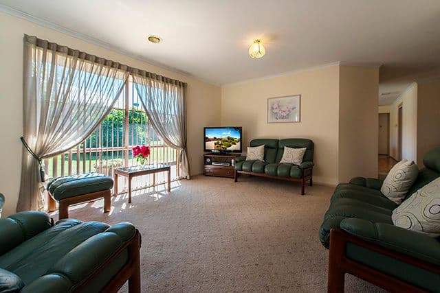 13 Applewood Drive, KNOXFIELD VIC 3180, Knoxfield - Thumbnail 3