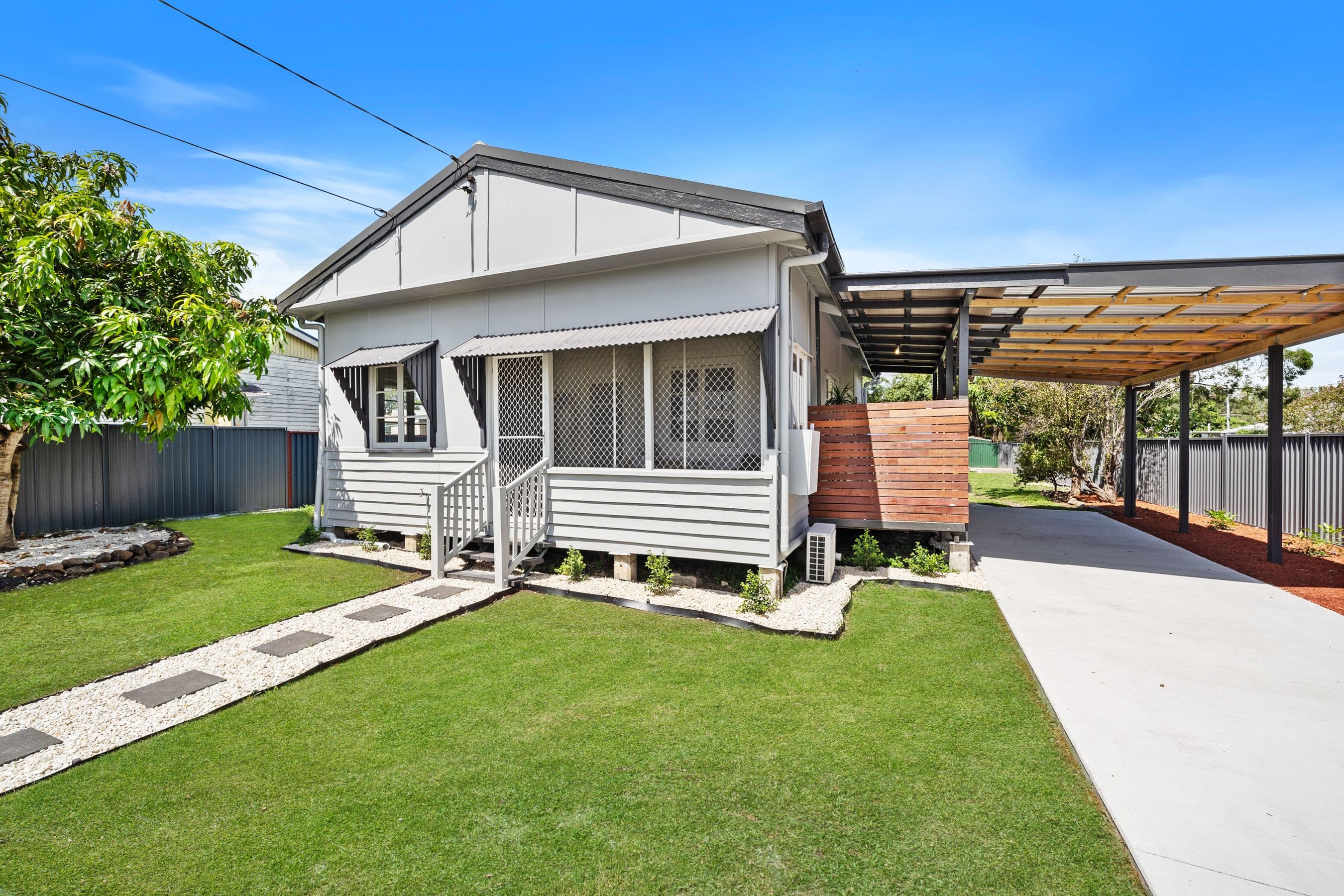 198 South Station Road, Silkstone QLD 4304, Silkstone - Thumbnail 2