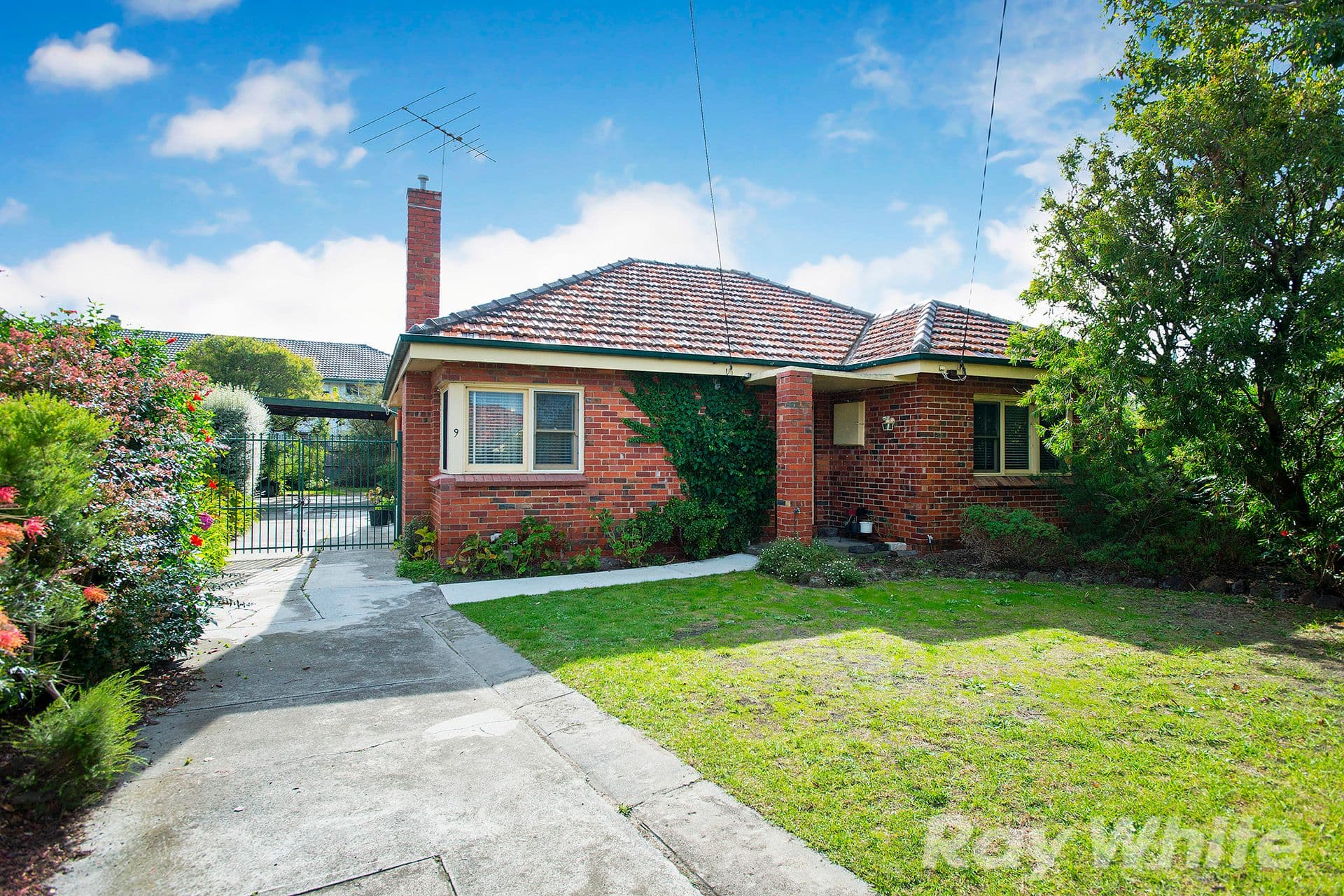 9 Gouldthorp Avenue, Mentone VIC 3194, Mentone - Thumbnail 2