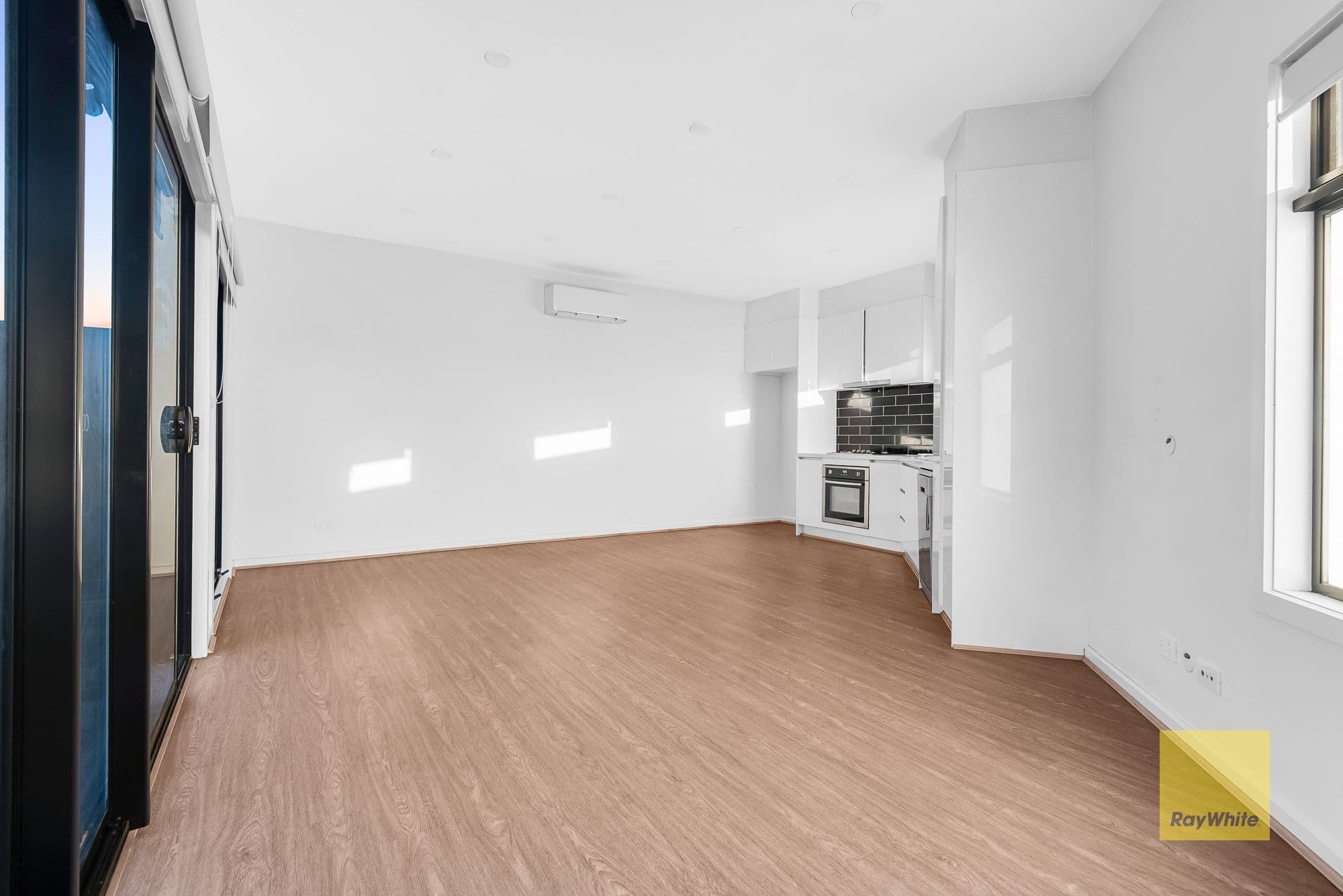 14 Settlement Road, Tarneit VIC 3029, Tarneit - Thumbnail 3