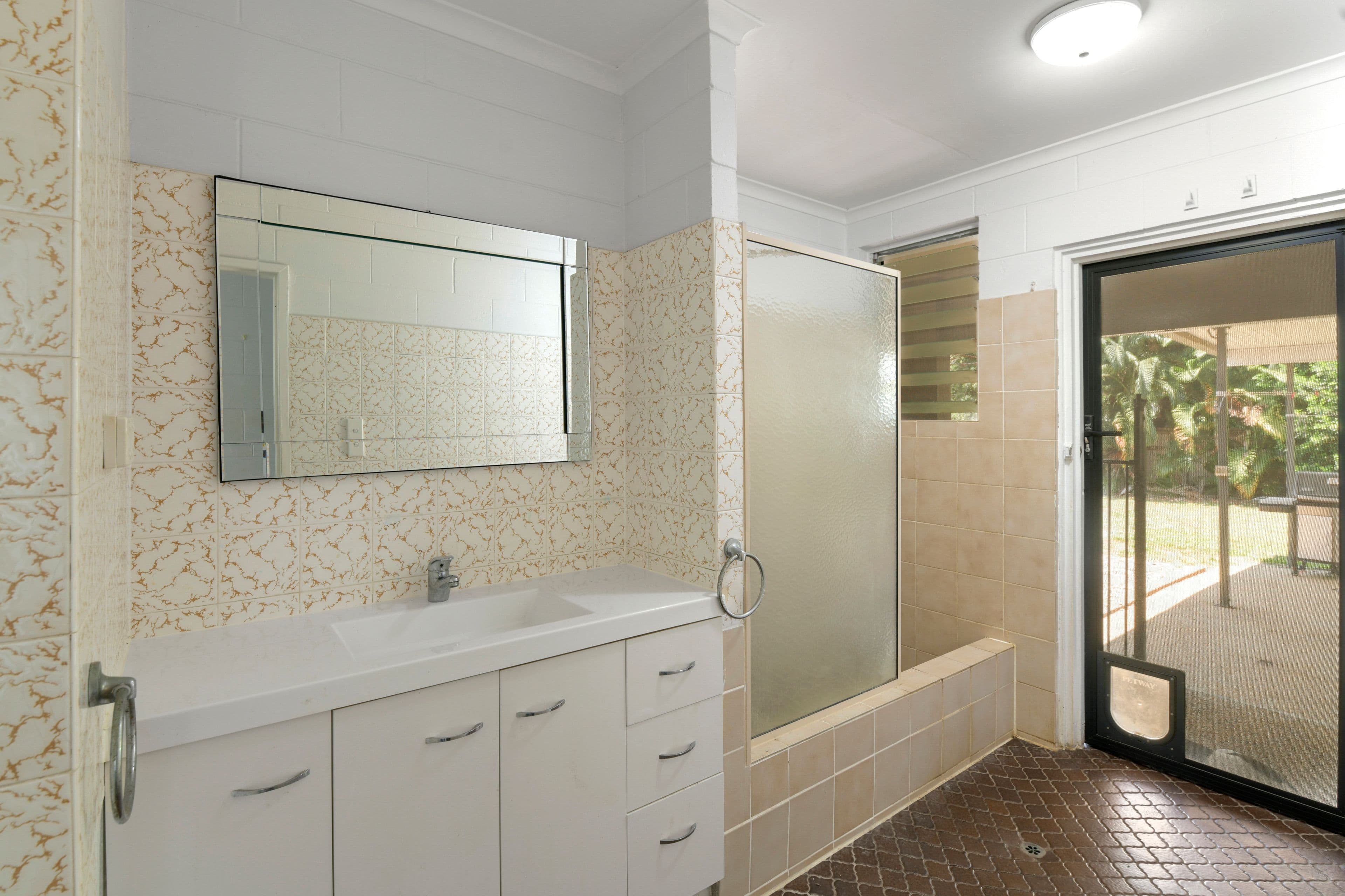 42 Kowinka Street, White Rock QLD 4868, White Rock - Thumbnail 6