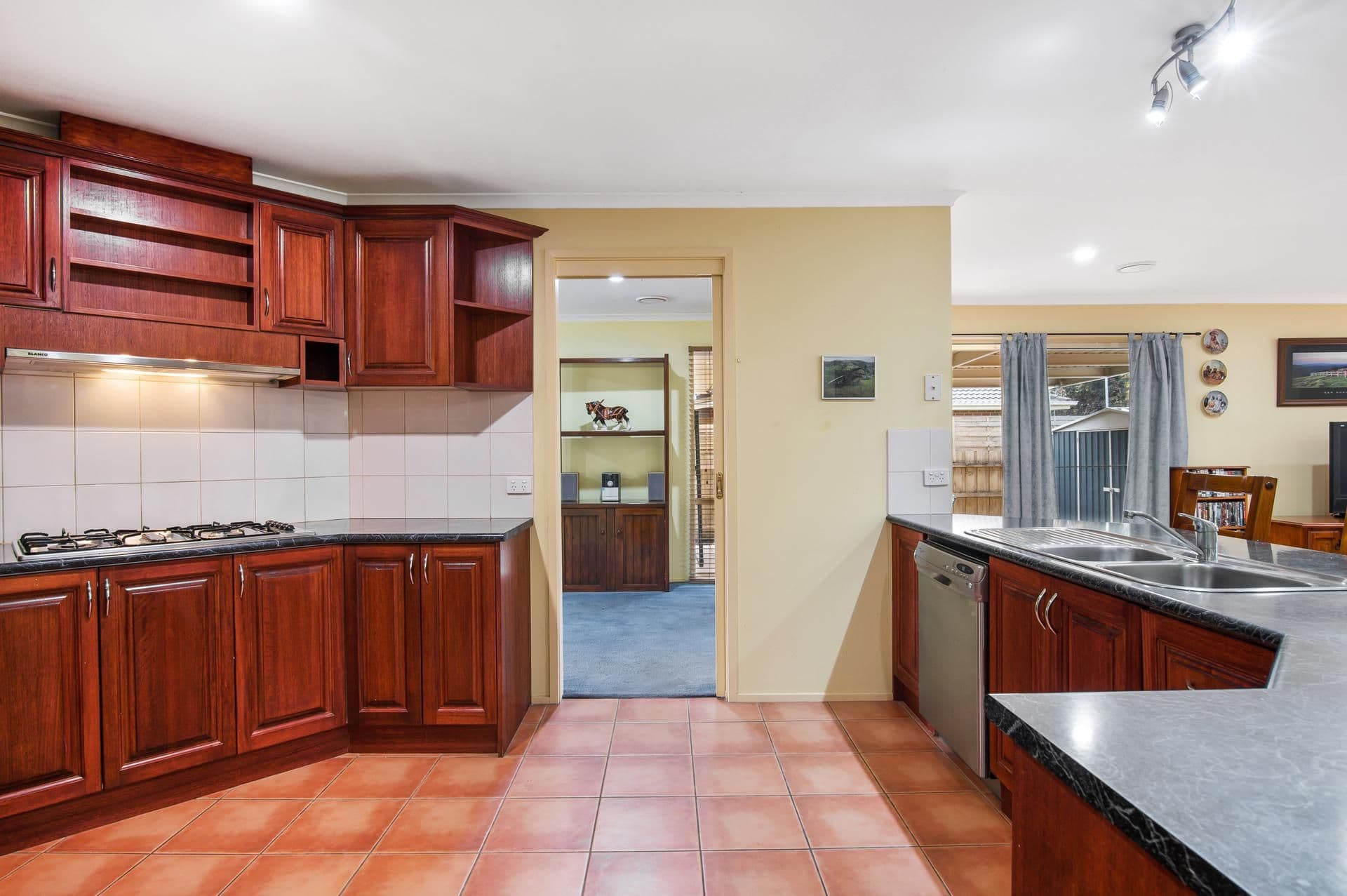 2 Grierson Drive, Kilsyth VIC 3137, Kilsyth - Thumbnail 3