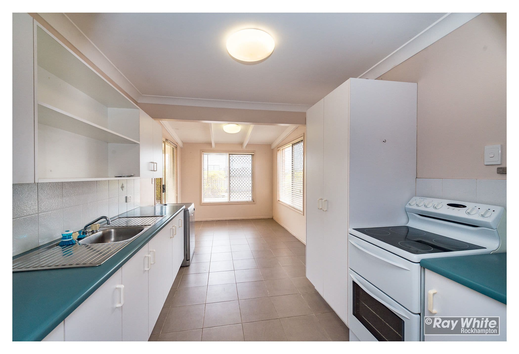 6 Hotham Close, Parkhurst QLD 4702, Parkhurst - Thumbnail 3