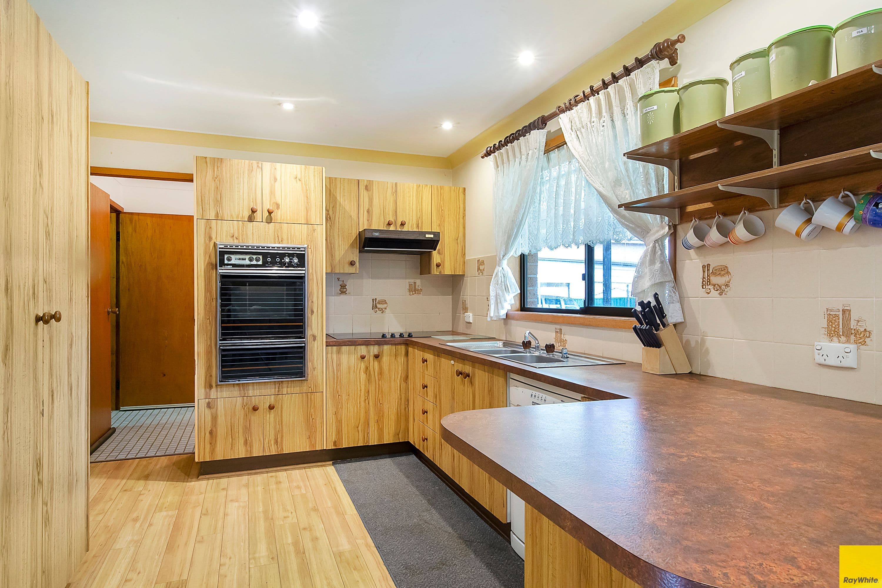 34 Armstein Crescent, Werrington - Thumbnail 5