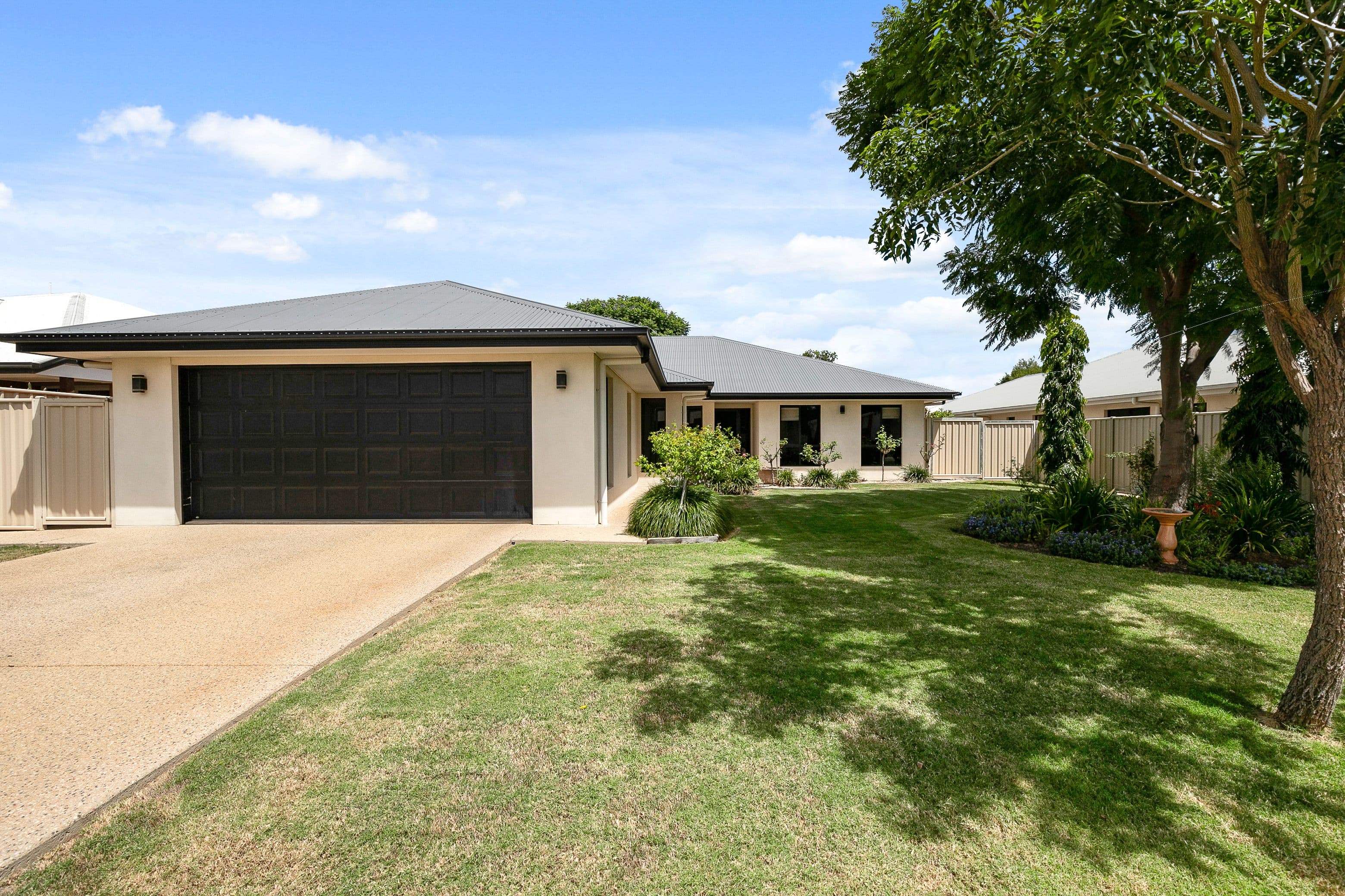 28 Moriarty Street, Emerald QLD 4720, Emerald - Thumbnail 2