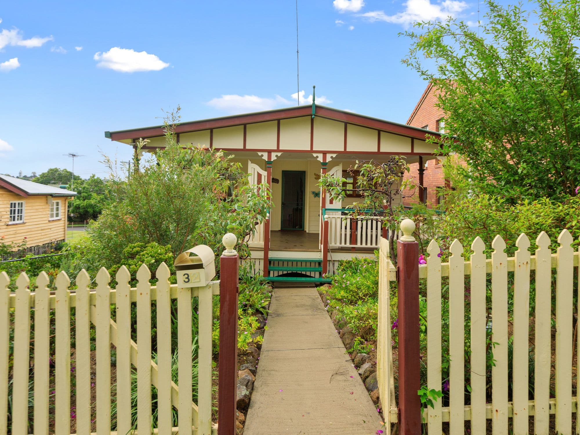 32 Hockings Street, Holland Park West QLD 4121, Holland Park West - Thumbnail 3