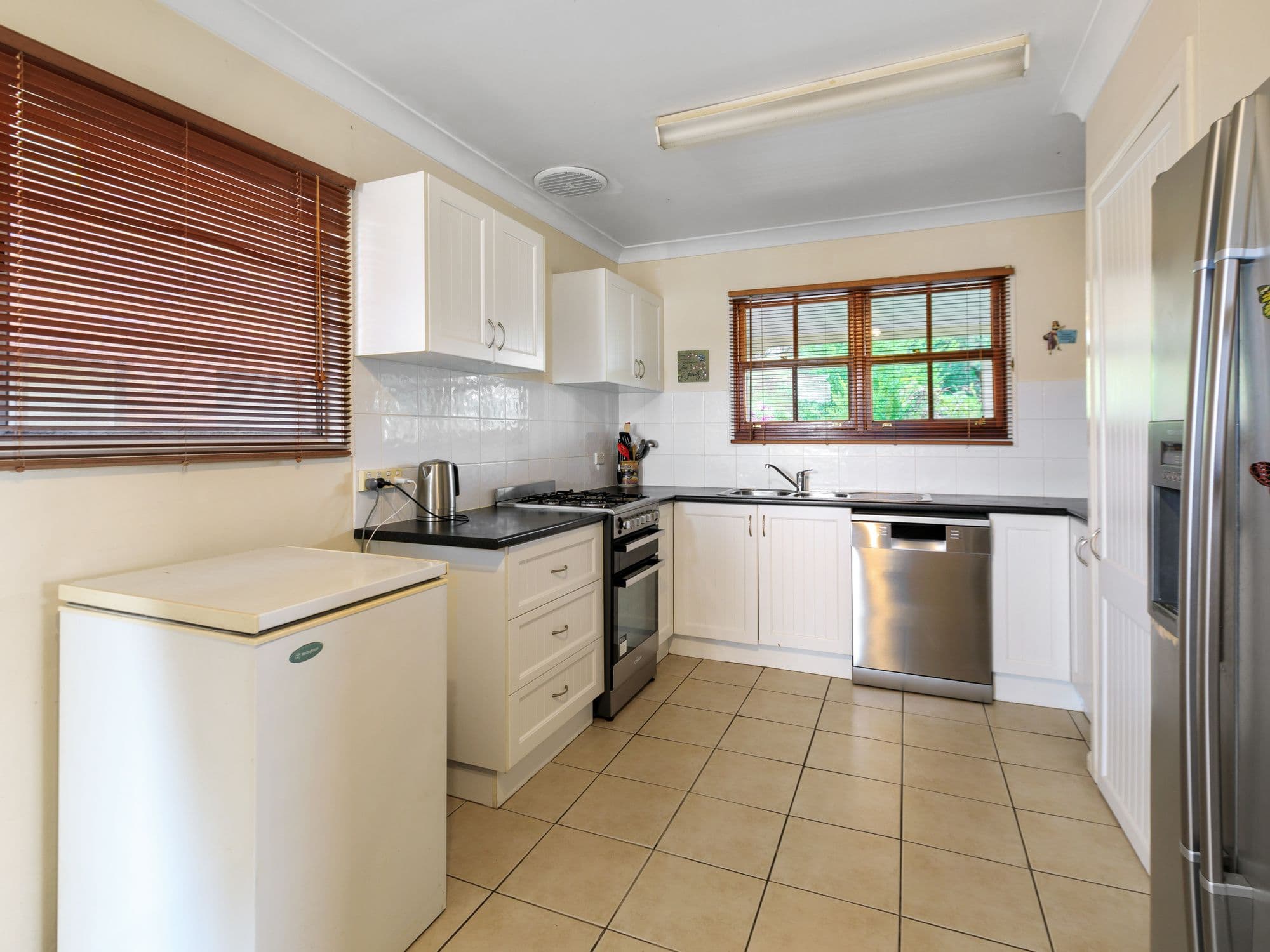 32 Hockings Street, Holland Park West QLD 4121, Holland Park West - Thumbnail 6