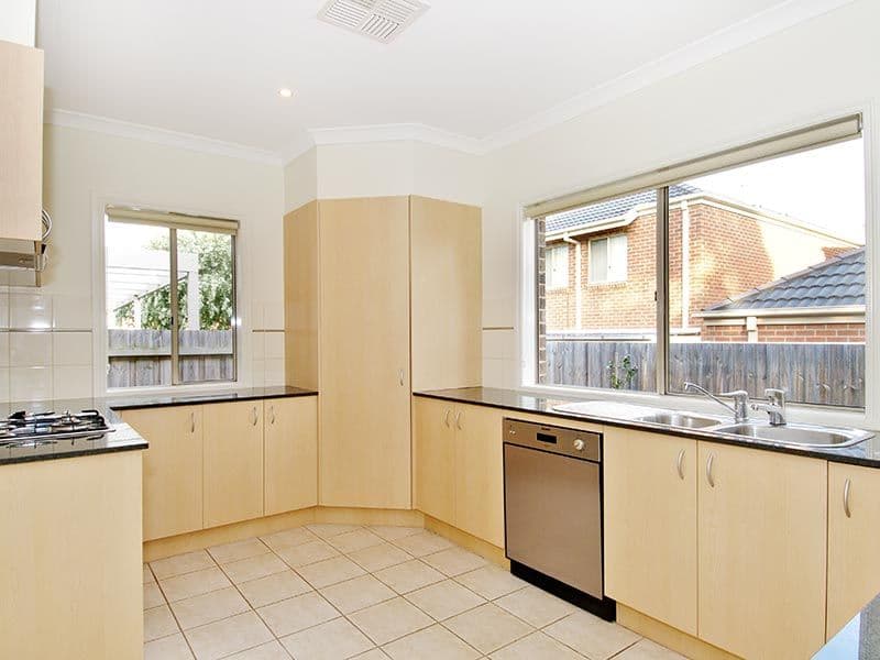 8 Jacaranda Court, MITCHAM VIC 3132, Mitcham - Thumbnail 2