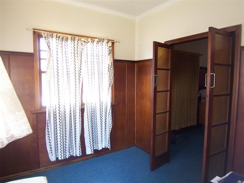 12 Cathro Street, ROCKVILLE QLD 4350, Rockville - Thumbnail 4