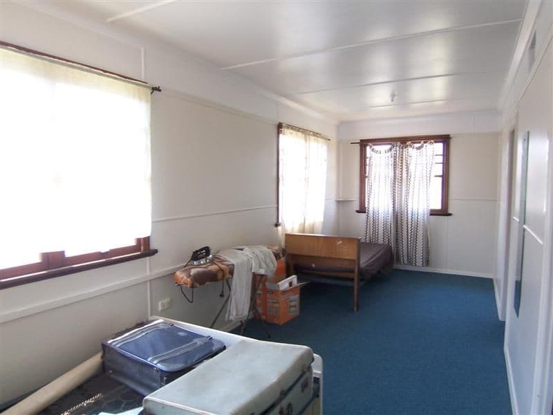 12 Cathro Street, ROCKVILLE QLD 4350, Rockville - Thumbnail 7