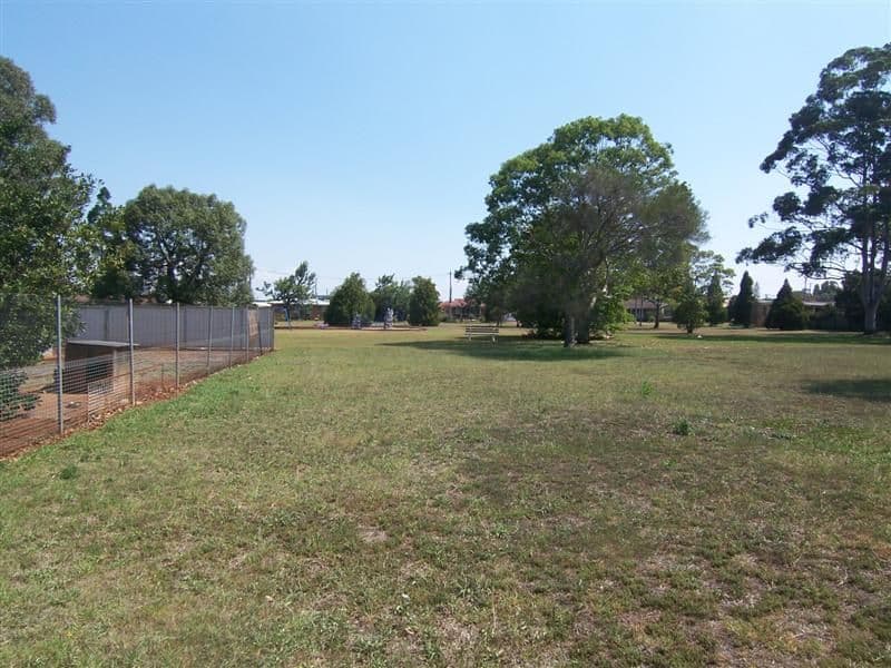 12 Cathro Street, ROCKVILLE QLD 4350, Rockville - Thumbnail 8
