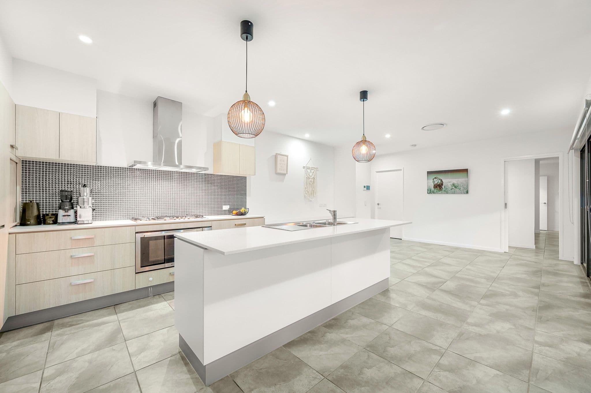 10 Cornforth Crescent, Kirkwood QLD 4680, Kirkwood - Thumbnail 3