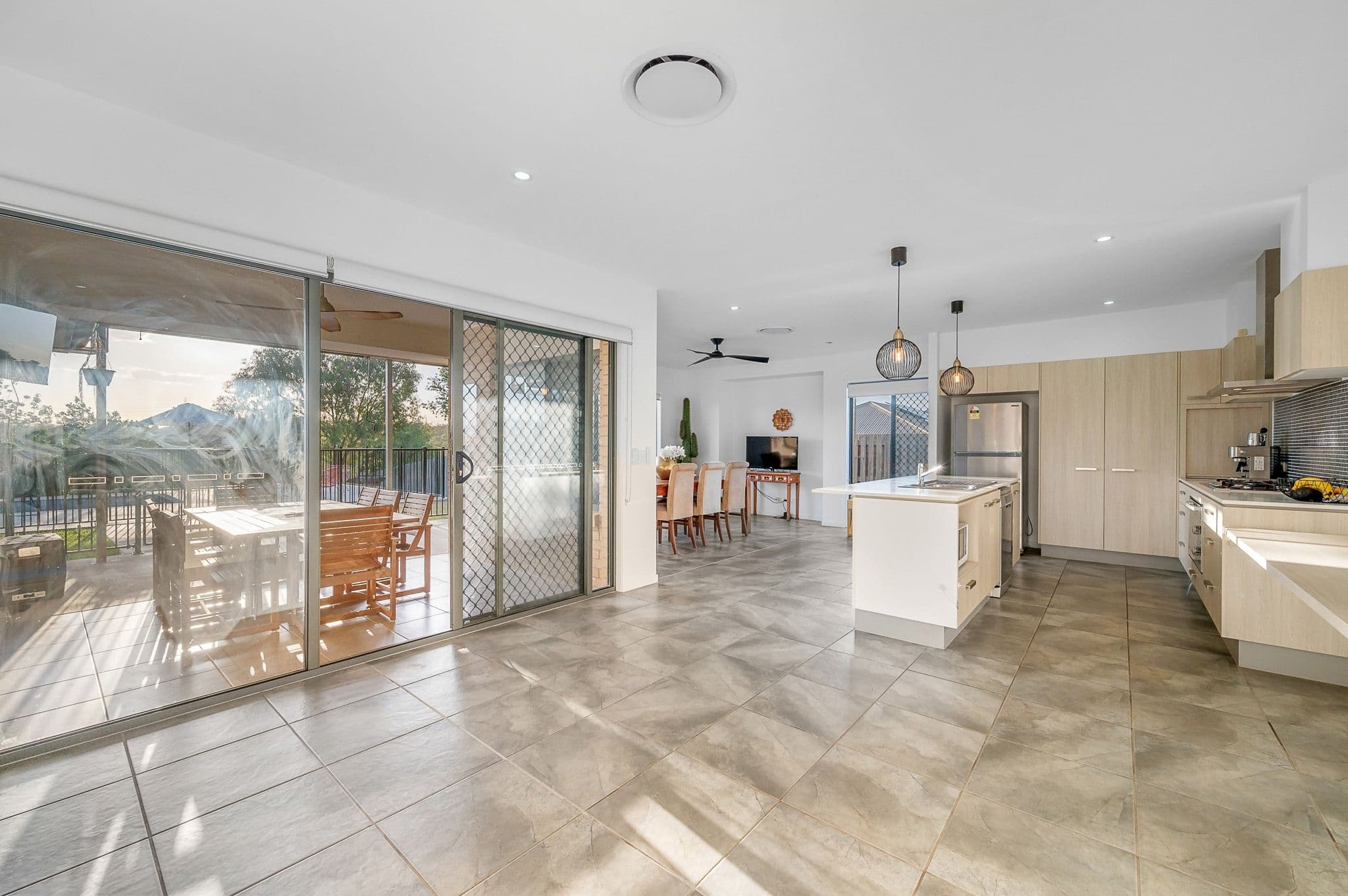 10 Cornforth Crescent, Kirkwood QLD 4680, Kirkwood - Thumbnail 6