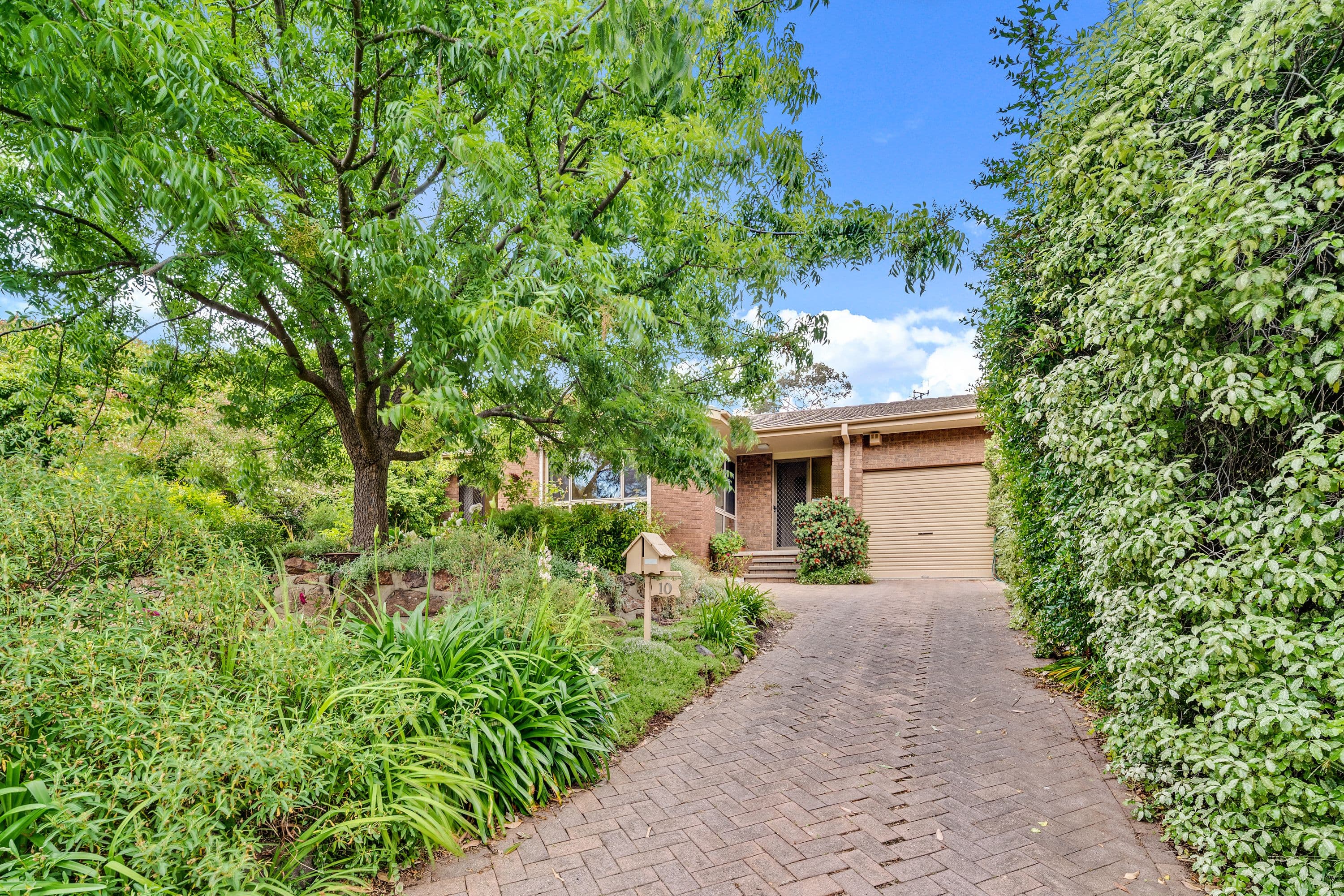 10 Dugdale Street, Cook ACT 2614, Cook - Image 1