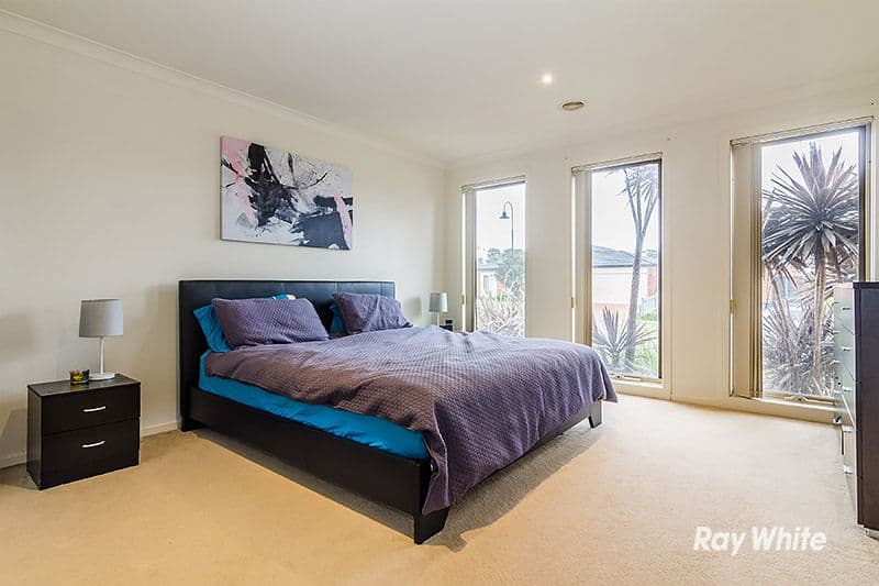 4 Westmoreland Avenue, Cranbourne North VIC 3977, Cranbourne North - Thumbnail 2